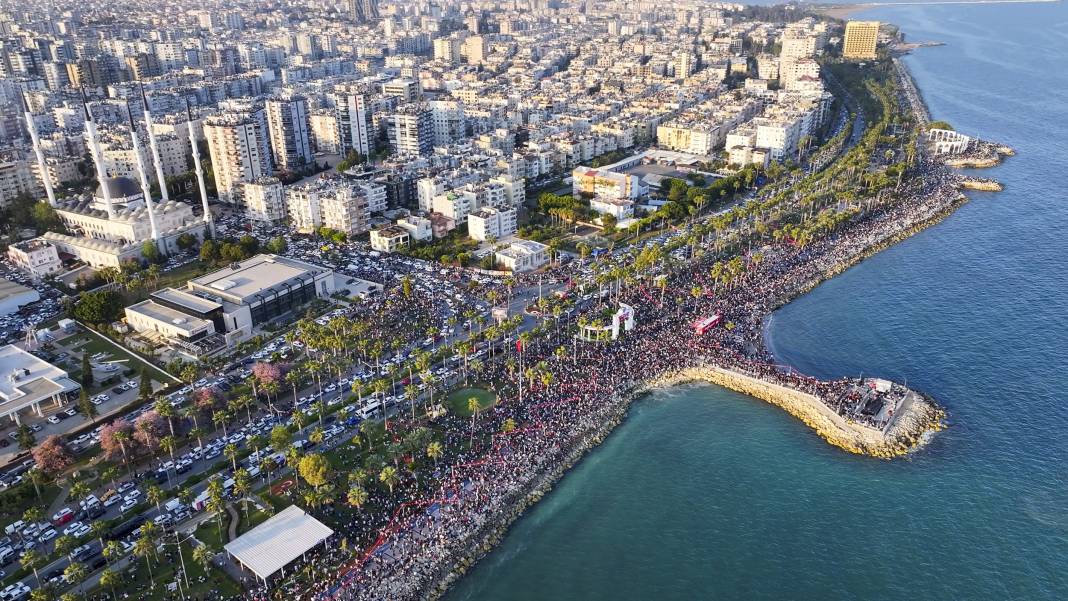 Türk Yıldızları Mersin semalarında iz bıraktı 3
